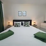 Green Apartment Coresi