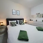 Green Apartment Coresi